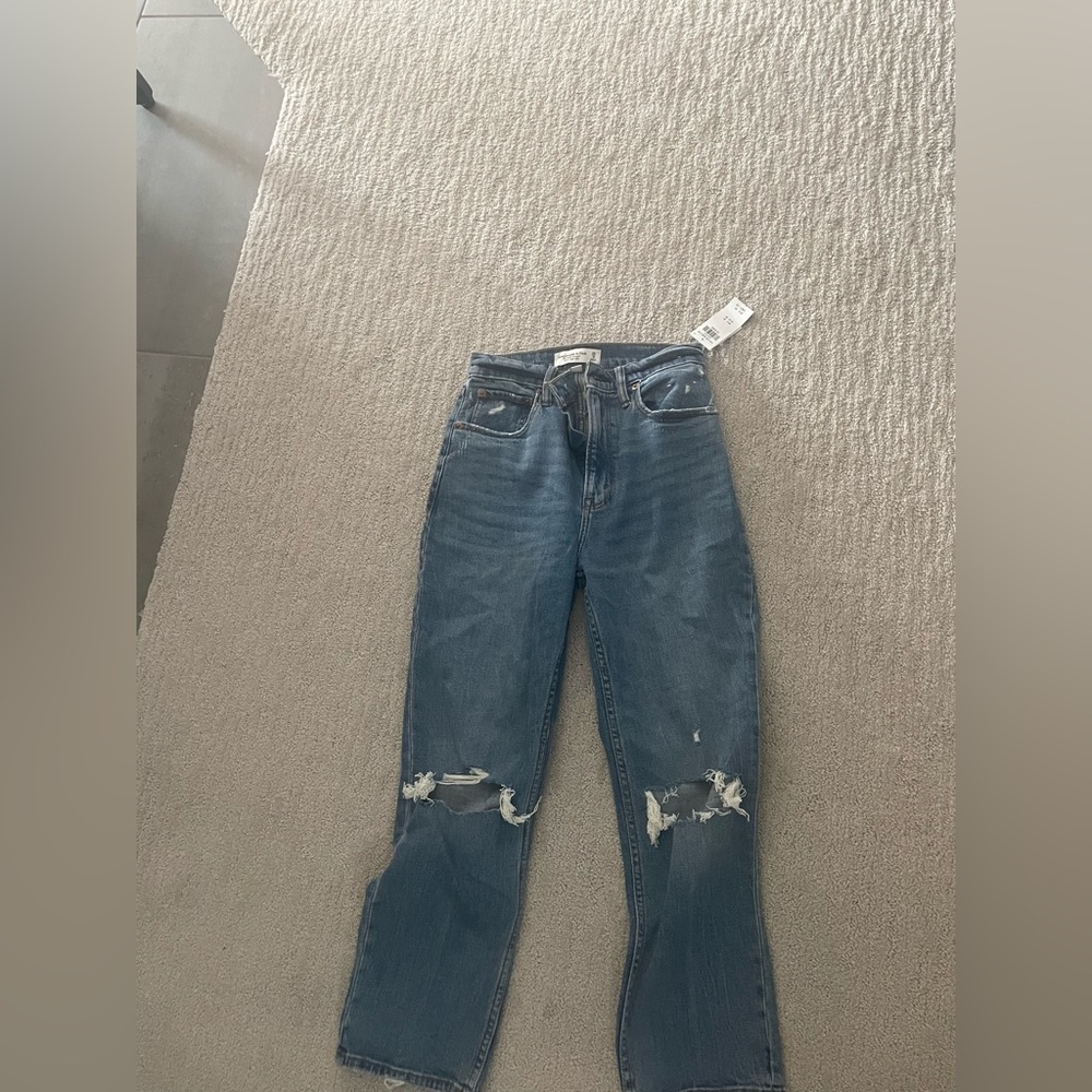Abercrombie distressed jeans size 25 new with tags